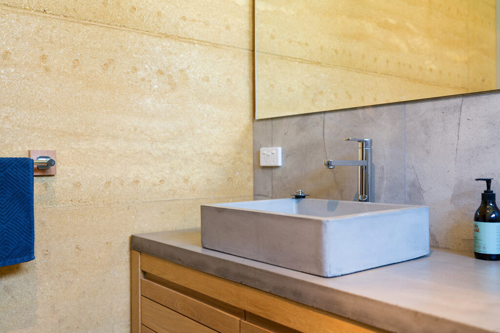 internal-rammed-earth-concrete-vanity-top